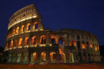 El Coliseo de noche